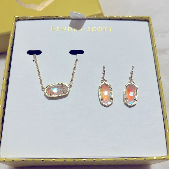 Kendra Scott Elisa Necklace & Lee Earrings Gift Set - Picture 3 of 7